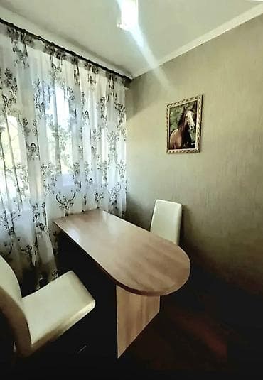 куплю котеж: Двухэтажный кирпичный дом: ( ул Горького/прМанаса) (второй дом — 10