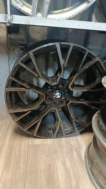 капот бмв34: Литые Диски R 20 BMW, Комплект, отверстий - 5, Б/у — 3