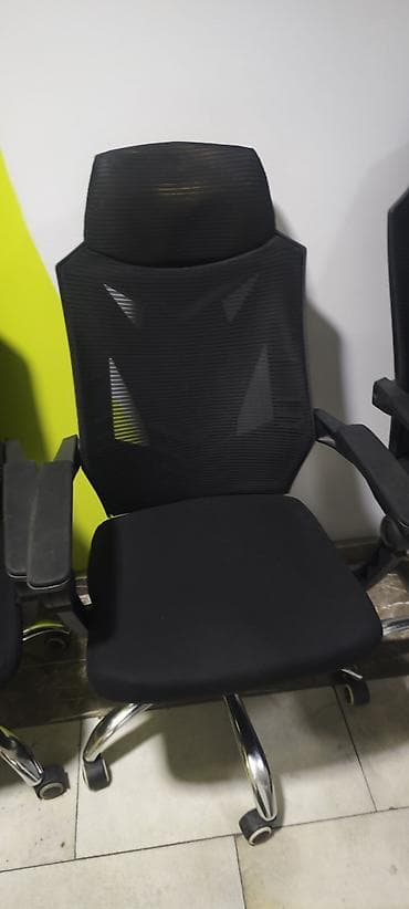 Офисные кресла: Офисное кресло, Б/у, С колесиками, цвет - Черный, Самовывоз — 1