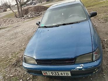 Toyota Carina E: 1994 г., 1.8 л, Механика, Бензин, Седан