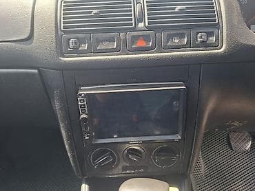 Volkswagen Golf: 2003 г., 1.6 л, Автомат, Бензин, Хэтчбэк — 4