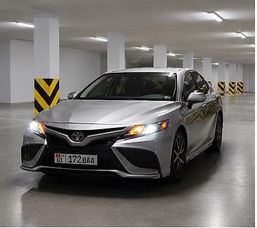 Toyota Camry: 2021 г., 2.5 л, Автомат, Бензин, Седан