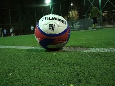 сколько стоит хороший футбольный мяч: Футбольные мячи HUMMEL! Качество: отличная!!! Мячи в наличии! Есть — 4