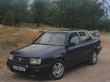 Volkswagen Vento: 1992 г., 2 л, Механика, Бензин, Седан at lalafo.kg Volkswagen Vento: 1992 г., 2 л, Механика, Бензин, Седан
