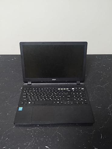 Acer es-512 — ноутбук с полноразмерной клавиатурой и цифровым блоком