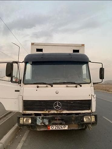 Mercedes-Benz : 1990 г., Механика, Бензин, Фургон