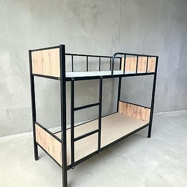 Двухъярусная кровать с металлическим каркасом - Конструкция: прочная