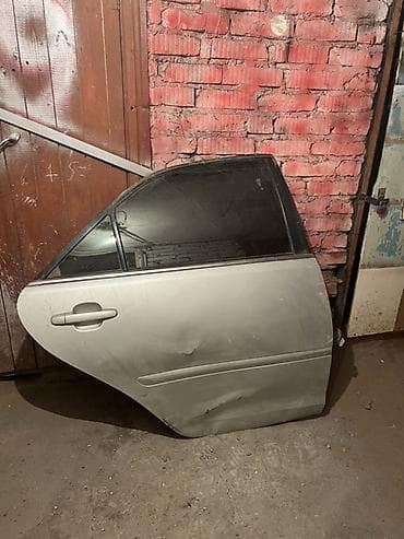 боковой стекло на спринтер: Дверь Задняя левая Toyota, Б/у — 1