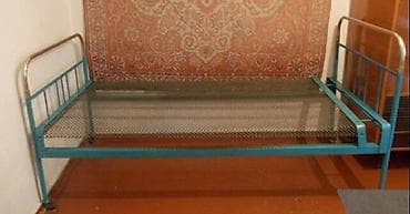 sofa bed: Односпальная кровать, Б/у, Каркас без матраса, длина - 195 см — 1
