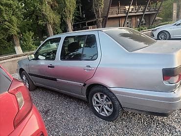 zuumav k7: Volkswagen Vento: 1996 г., Бензин, Седан — 5