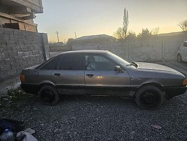 Audi 80: 1987 г., Седан