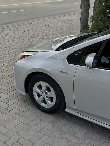 капот на приус: Toyota Prius: 2016 г., 1.8 л, Вариатор, Гибрид, Лифтбек — 7