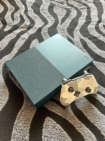 Видеоигры: Xbox one s 500gb Консоль в отлично состоянии, тянет все современные — 1