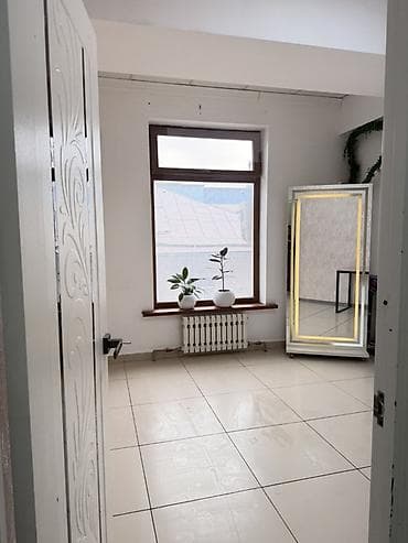 м гвардия: Сдается коммерческое помещение 30 м². 1 линия вход с улицы — 9