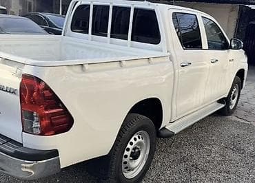 обмен на малолетражку: Toyota Hilux: 2024 г., 2.7 л, Автомат, Бензин, Пикап — 3