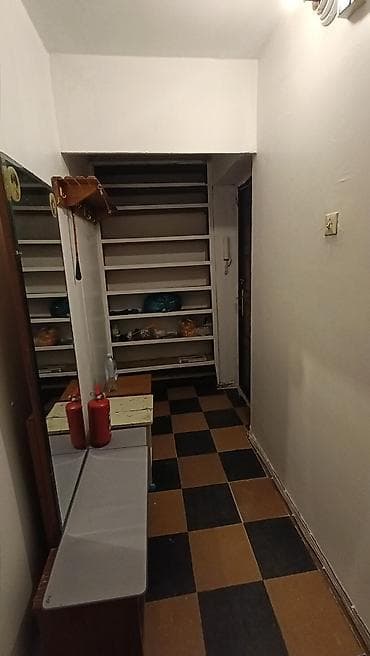 Квартиры: 1 комната, 32 м², 11 мкр 104 серия, 1 этаж — 5