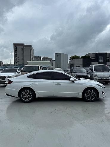 byd e2 2023: Hyundai Sonata: 2021 г., Седан — 3