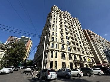 Коммерческая недвижимость: Аренда офисов, 160 м², В жилом комплексе, 1 линия, С отдельным входом, С отдельным сан узлом — 1