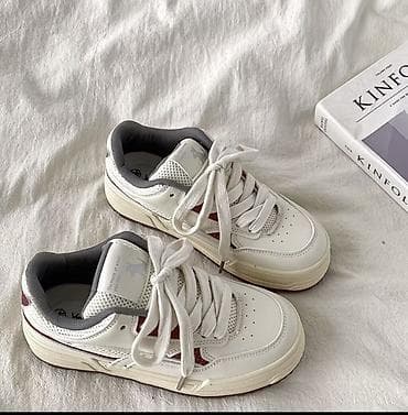 мужские б у кроссовки: Кроссовки, унисекс. 
Носили 1 раз
Размер не подошел — 1