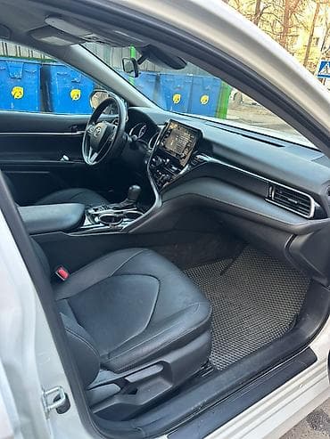 100 ауди: Toyota Camry: 2021 г., Гибрид, Седан — 6