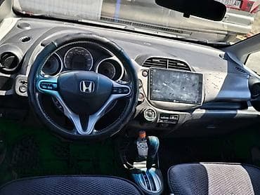 mini cuper: Honda Fit: 2009 г., 1.5 л, Автомат, Бензин, Хэтчбэк — 4