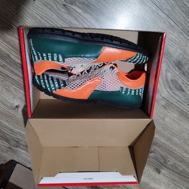 искры для обуви: Спортивные кроссовки. Обувь имеет черную резиновую подошву с — 5