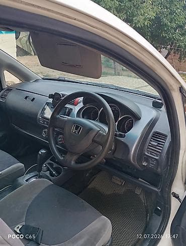 Honda Fit: 2003 г., 1.3 л, Автомат, Бензин, Хетчбек — 3
