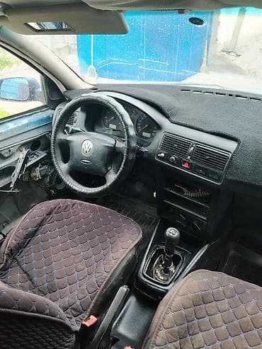 Унаа: Volkswagen Golf: 2001 г., 1.6 л, Кол менен иштөөчү, Бензин, Универсал — 6
