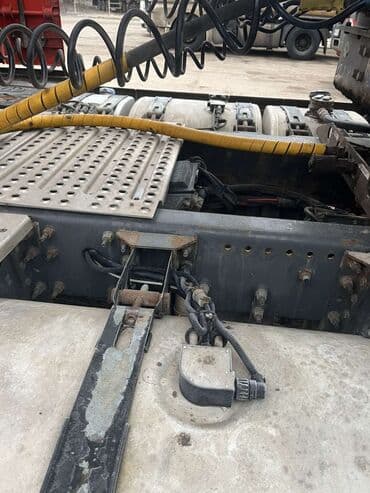 вольва двух мостовой: Тягач, Volvo — 6