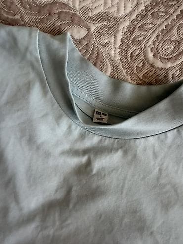 Футболка Uniqlo 
размер S. 
Цена 500 — 2