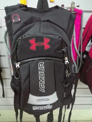 женскую дорожную сумку на колесах: Продаю новые спортивные сумки, Фирма: UNDER ARMOUR. Качество — 6