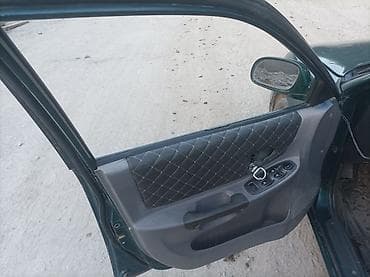 subaru accent: Hyundai Accent: 1995 г., Седан — 7
