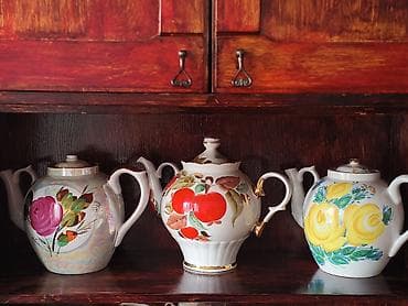 Фарфоровые чайники с росписью, набор из 3 штук. - Материал at lalafo.kg Фарфоровые чайники с росписью, набор из 3 штук. - Материал