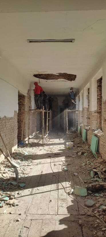 дома под снос: Снятие потолков, Разбор полов, Демонтаж крыш | Демонтаж встроенных шкафов, Кирпичная стена, Железобетонная стена | Зачистка от старых обоев, Сбивка старой штукатурки, Снятие шпатлевки | Демонтаж плинтуса, Демонтаж деревянного пола, Демонтаж теплого пола | Крыша из шифера, Металлочерепичная кровля, Мягкая кровля Больше 6 лет опыта — 7