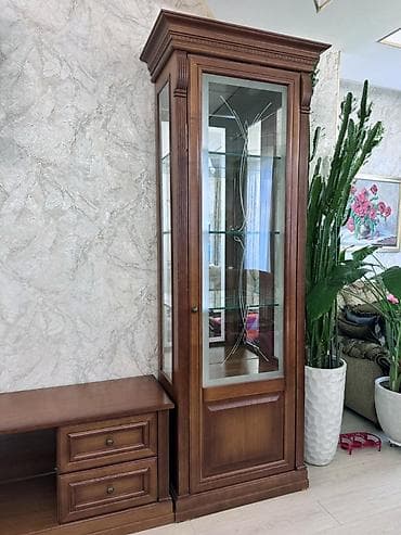 бу комоды: Сервант, Б/у, Дерево — 1