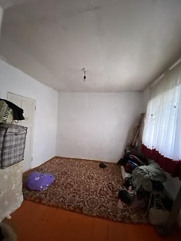 🏡 **Продаётся дом в Бишкеке** 📍 Район: Кызыл-Аскер 🛏️ Комнат: 3 📐 — 1