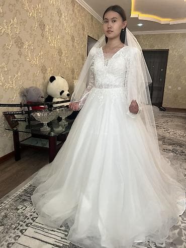 изумруд золото: Свадебное платье, S, С корсетом, С фатой, Винтажный стиль, Фатин, А-силуэт, Пайетки, Б/у — 2