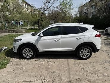 kia sorrnto: Hyundai Tucson — кроссовер с просторным салоном и богатым набором — 9