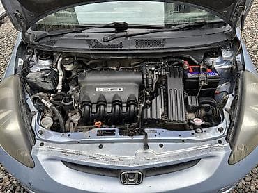 step vagon: Honda Fit: 2003 г., 1.5 л, Автомат, Бензин, Хэтчбэк — 6