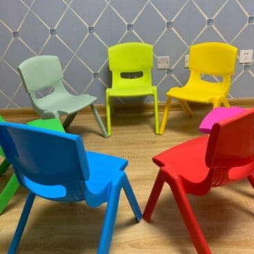 Детский стул в наличии: розовый, голубой,красный, салатовый цвет