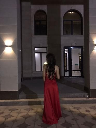 Вечернее платье макси, красное Надевала лишь на выпускной, в отличном — 1