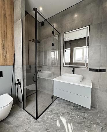 прозрачная: ДУШЕВЫЕ ПЕРЕГОРОДКИ! Основная характеристика: - Закалённое стекло — 1