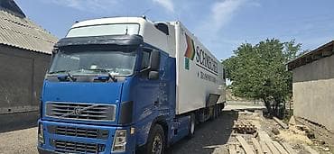 Тягач, Volvo, Тентованный
