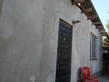 срочно продаю дом район кызыл аскер: Продаю дом,с участком 5 сот, Район ленинский,Ж/М Ала Тоо 2 размер — 7