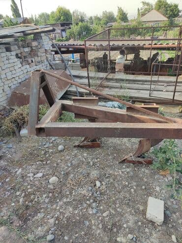 Тракторы Lovol: Трактор рыжего цвета, предназначенный для выполнения различных — 7