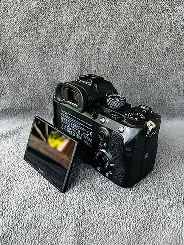 Техника и электроника: Полнокадровый беззеркальный комплект Sony α7 III + зум‑объектив Sony — 4