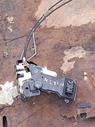 Замок двери Mazda 2005 г., Б/у, Оригинал, Япония at lalafo.kg Замок двери Mazda 2005 г., Б/у, Оригинал, Япония