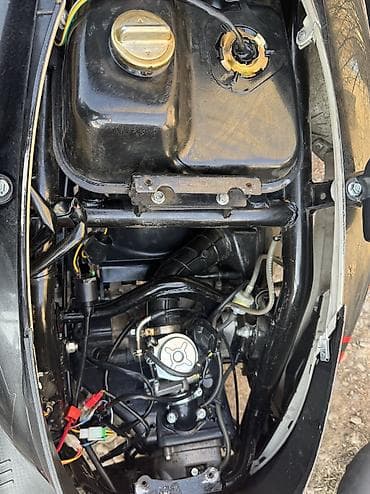 мотолор: Макси-скутер 150 куб. см, Бензин, Колдонулган — 8