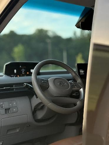 hundai: Hyundai Staria: 2021 г., 2.5 л, Автомат, Газ, Минивэн — 8