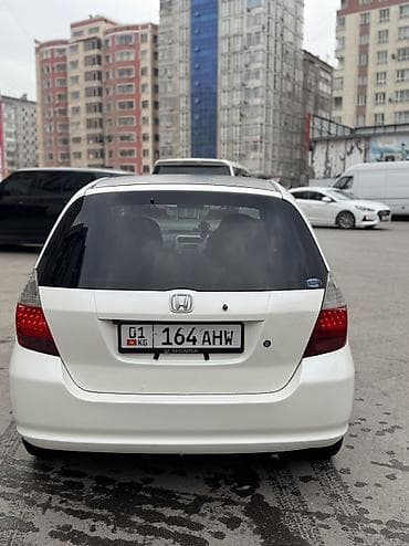 авто багаж: Honda Fit: 2002 г., 1.3 л, Автомат, Бензин, Хэтчбэк — 10